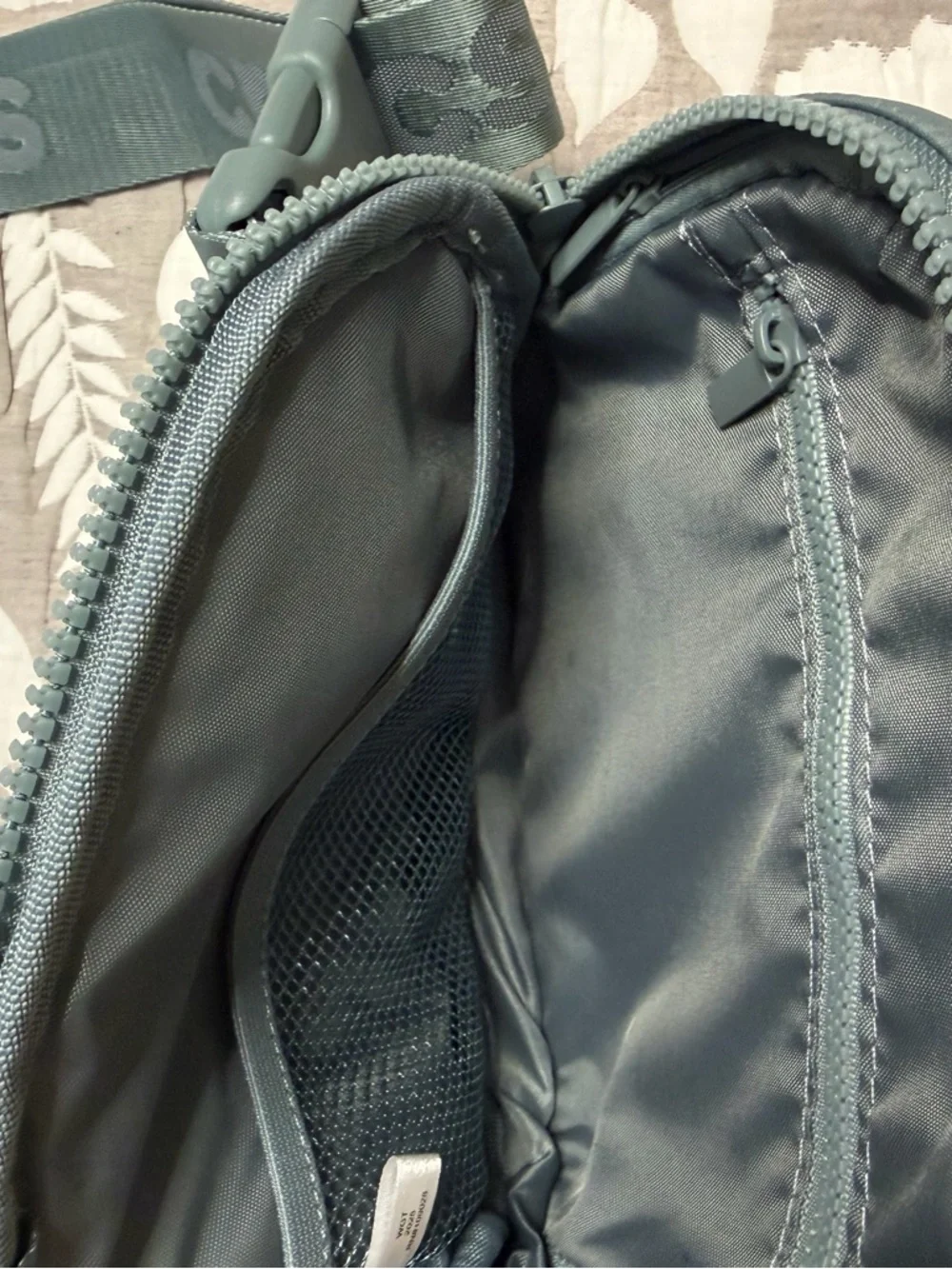 CROCS Slate Gray (Pond) Vent Hole Belt Bag - Picture 3 of 3